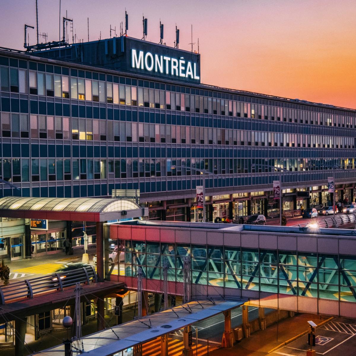 Montreal airport limousine transfer service